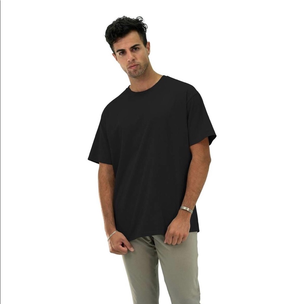 Black men’s oversized balance athletica T-shirt